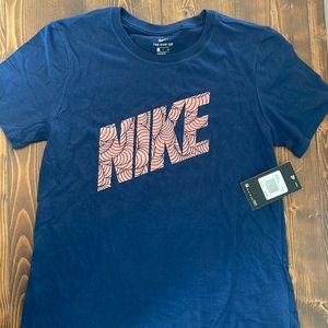 Navy blue women’s Nike T-shirt NWT